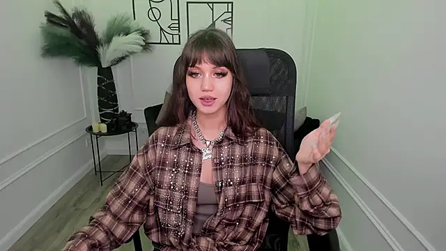 TiffanyYounge online show from November 2025 04:04:01 AM