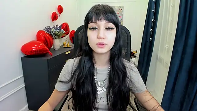 Snapshot of TiffanyYounge chatting on February 2026 12:12:01 PM TiffanyYounge online show from February 2026 12:12:01 PM