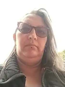 -saraqueen- online show from December 2025 03:54:01 PM