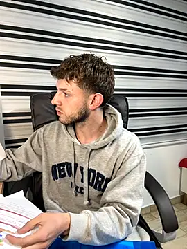 noah red online show from October 2025 11:59:01 PM