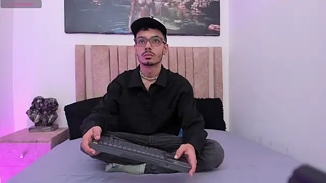 Timothe Evans online show from October 2025 07:47:02 PM