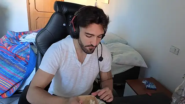 Al3xox02 online show from April 2026 03:12:01 PM