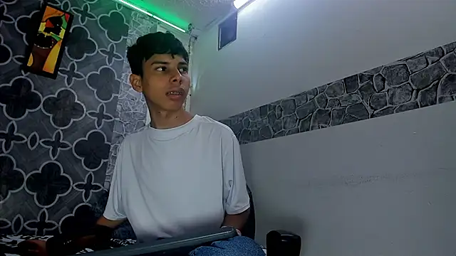 Snapshot of sexyboys_cutex18 chatting on February 2026 08:56:02 PM sexyboys cutex18 online show from February 2026 08:56:02 PM