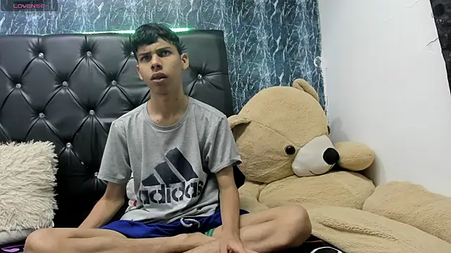 Snapshot of sexyboys_cutex18 chatting on February 2026 05:05:02 PM sexyboys cutex18 online show from February 2026 05:05:02 PM