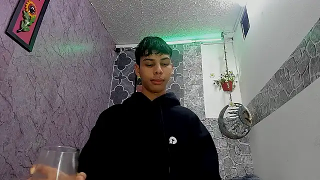 Snapshot of sexyboys_cutex18 chatting on February 2026 09:08:01 PM sexyboys cutex18 online show from February 2026 09:08:01 PM