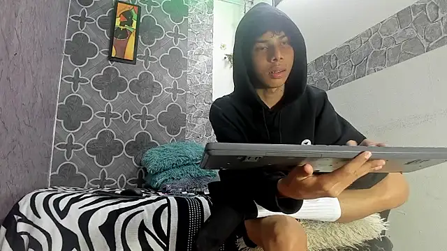 Snapshot of sexyboys_cutex18 chatting on February 2026 12:44:02 AM sexyboys cutex18 online show from February 2026 12:44:02 AM