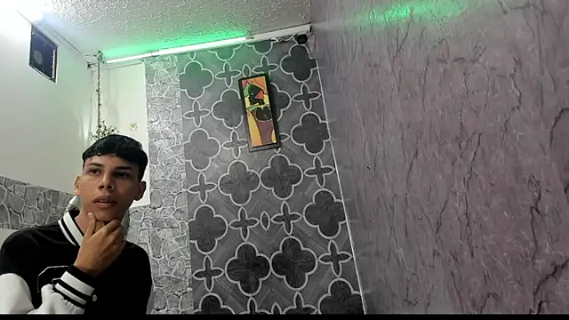 Snapshot of sexyboys_cutex18 chatting on March 2026 10:04:01 PM sexyboys cutex18 online show from March 2026 10:04:01 PM