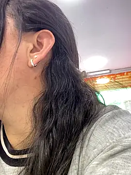 Stefany Bam online show from December 2025 04:25:01 PM