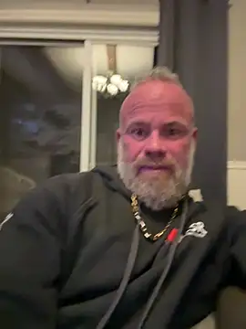 Snapshot of Muscledick40 chatting on March 2026 06:19:02 AM Muscledick40 online show from March 2026 06:19:02 AM