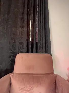 Snapshot of AlannaDollx chatting on March 2026 05:15:01 PM AlannaDollx online show from March 2026 05:15:01 PM