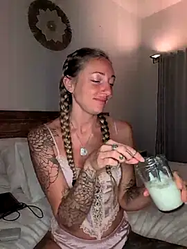 Snapshot of OpheliaRox chatting on October 2025 10:23:02 PM OpheliaRox online show from October 2025 10:23:02 PM