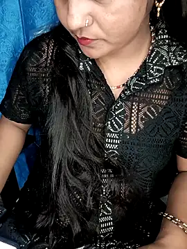 Snapshot of Rashmi_011 chatting on April 2026 11:51:02 PM Rashmi 011 online show from April 2026 11:51:02 PM