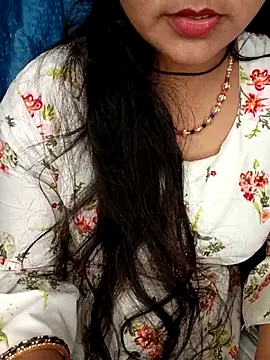 Snapshot of Rashmi_011 chatting on May 2026 03:27:01 PM Rashmi 011 online show from May 2026 03:27:01 PM