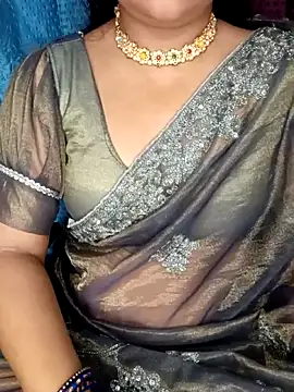 Snapshot of Rashmi_011 chatting on May 2026 11:43:02 PM Rashmi 011 online show from May 2026 11:43:02 PM