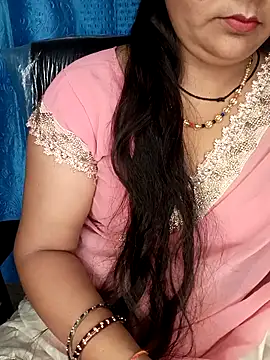 Snapshot of Rashmi_011 chatting on May 2026 11:54:02 PM Rashmi 011 online show from May 2026 11:54:02 PM