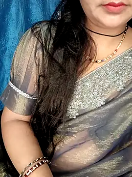 Snapshot of Rashmi_011 chatting on May 2026 11:42:01 PM Rashmi 011 online show from May 2026 11:42:01 PM