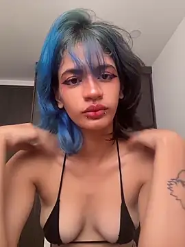 sukulaurens online show from April 2026 08:21:01 PM