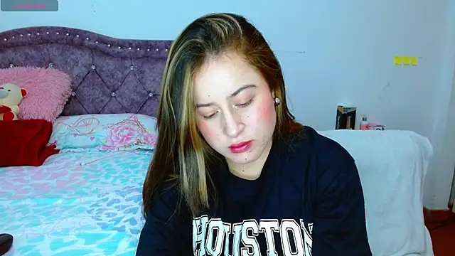 Hanssel tess online show from November 2025 08:11:01 PM