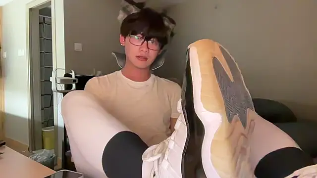 iambennet online show from December 2025 01:04:02 PM