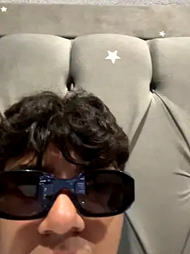 Snapshot of lain213 chatting on October 2025 05:40:01 AM lain213 online show from October 2025 05:40:01 AM