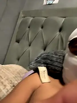 Snapshot of lain213 chatting on November 2025 06:01:01 AM lain213 online show from November 2025 06:01:01 AM