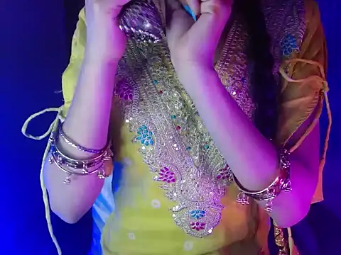 Snapshot of Roiseeee chatting on February 2026 04:55:01 AM Roiseeee online show from February 2026 04:55:01 AM