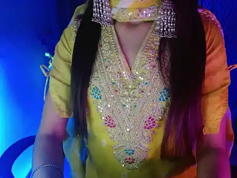 Roiseeee online show from March 2026 05:13:01 AM