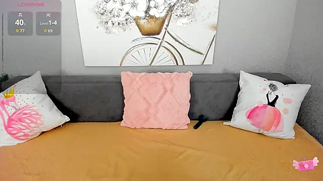 Evarey  online show from December 2025 06:44:01 AM