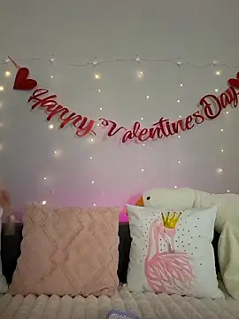 Evarey  online show from February 2026 05:03:01 AM