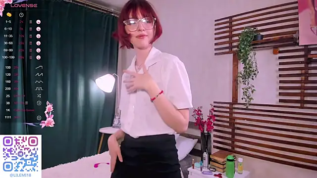  LucyStars  online show from November 2025 02:05:02 PM