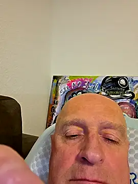 Snapshot of rudy-kralik chatting on April 2026 10:40:02 PM rudy-kralik online show from April 2026 10:40:02 PM