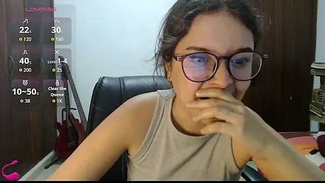 Snapshot of CarlaLorez chatting on May 2026 02:20:02 AM CarlaLorez online show from May 2026 02:20:02 AM