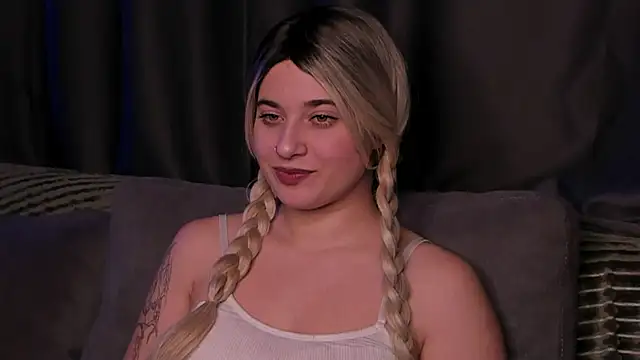 Snapshot of ShyBunny1 chatting on October 2025 09:35:02 PM ShyBunny1 online show from October 2025 09:35:02 PM