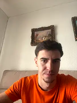 Snapshot of suarezz_ chatting on October 2025 02:38:01 PM suarezz  online show from October 2025 02:38:01 PM