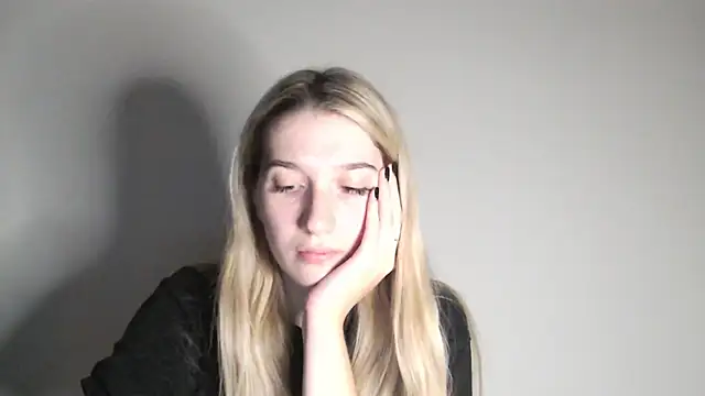 Lucyreeel  online show from October 2025 04:07:02 PM