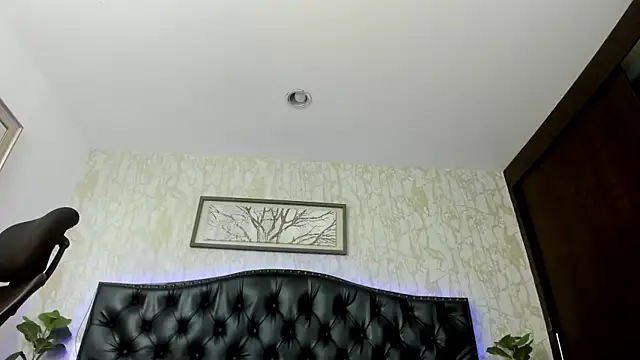 Snapshot of DenzelRios chatting on April 2026 03:31:02 AM DenzelRios online show from April 2026 03:31:02 AM