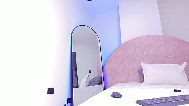 lilylovely  online show from December 2025 07:20:02 PM