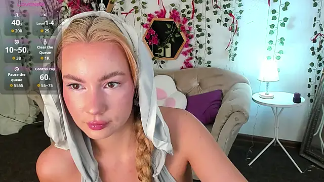  BellaClark online show from April 2026 08:24:02 PM