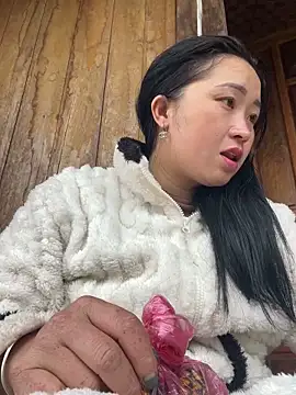 miemie-xx online show from December 2025 01:36:01 AM