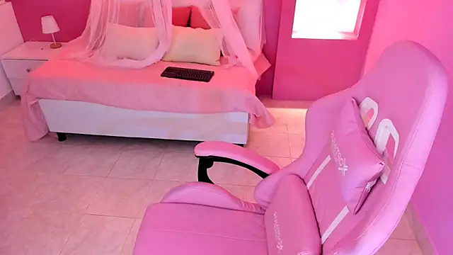 HolyLux online show from November 2025 11:13:02 AM