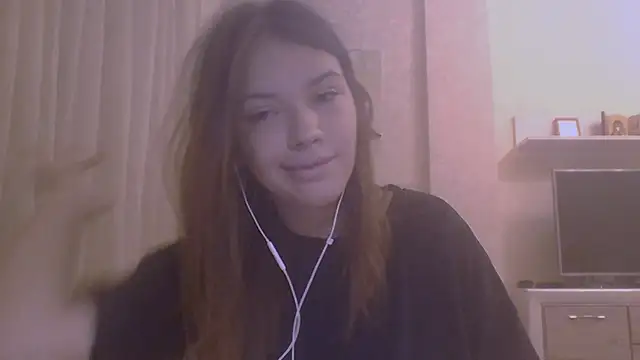 Snapshot of CeyaLier chatting on October 2025 04:07:02 PM CeyaLier online show from October 2025 04:07:02 PM