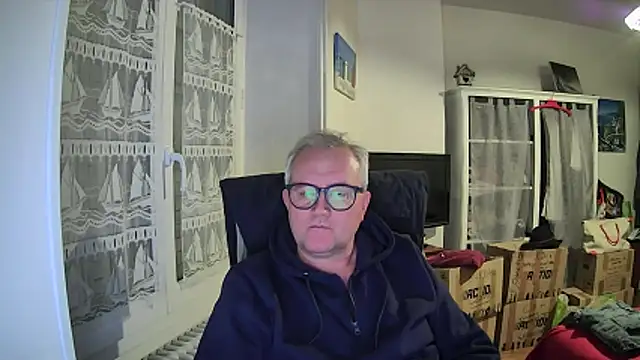 macdut67 online show from November 2025 05:15:01 PM