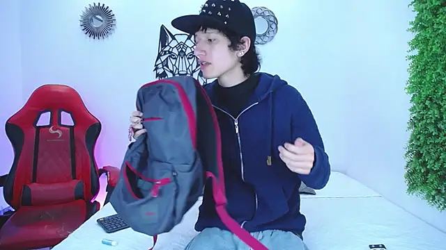 Emo Boy  online show from November 2025 12:49:01 PM