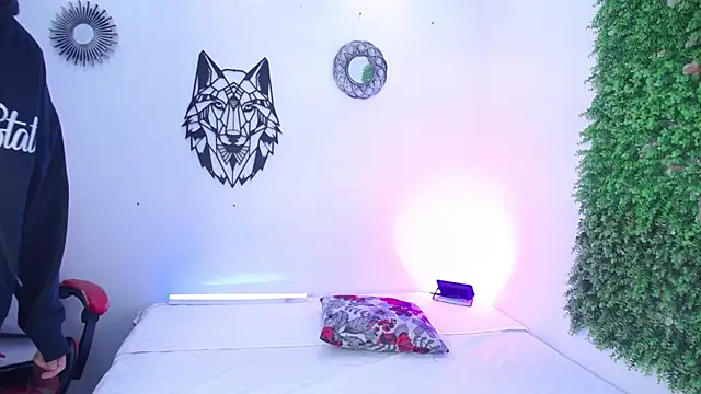 Emo Boy  online show from December 2025 12:25:01 PM