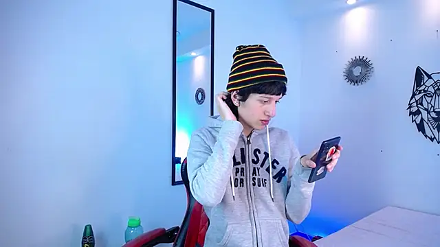 Emo Boy  online show from December 2025 12:56:01 PM