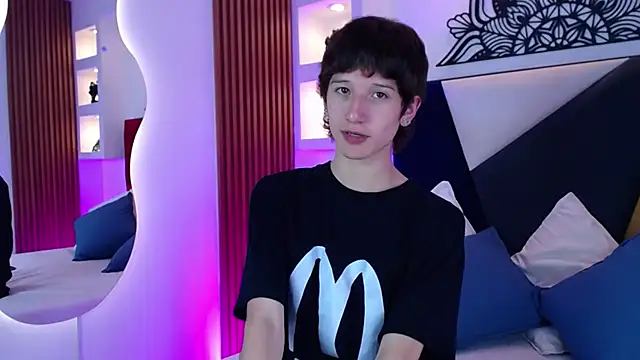 Emo Boy  online show from February 2026 08:38:01 PM