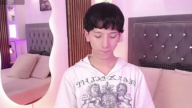Emo Boy  online show from May 2026 08:28:01 PM