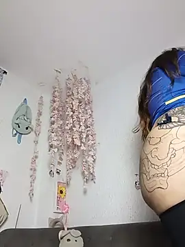 Snapshot of Emilycollei chatting on June 2026 09:25:01 AM Emilycollei online show from June 2026 09:25:01 AM