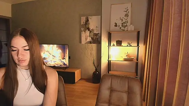 MayaGlow online show from December 2025 05:27:02 AM