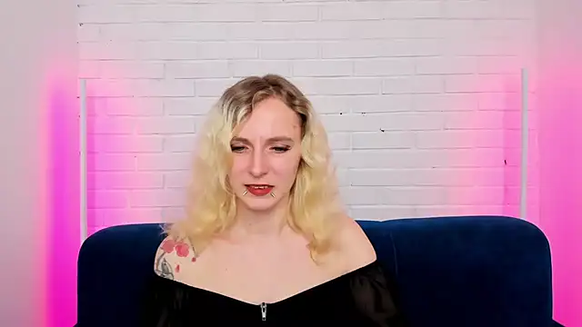 LikiLips online show from November 2025 08:28:02 AM